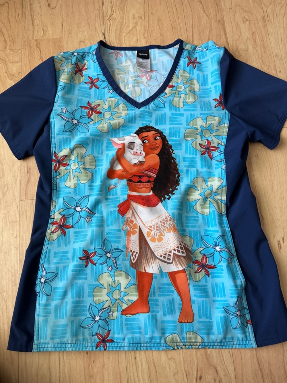 Disney scrub sz S